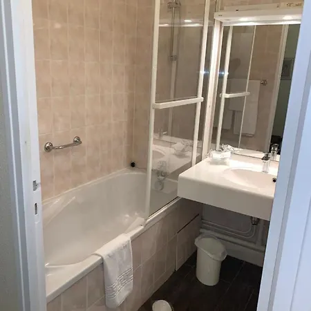 Hotel Logis Les Nympheas Chaufour-lès-Bonnières