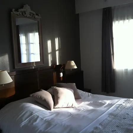 Logis Les Nymphéas Hotel 2*