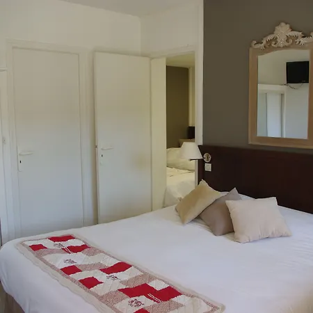 Hotel Logis Les Nymphéas Chaufour-lès-Bonnières