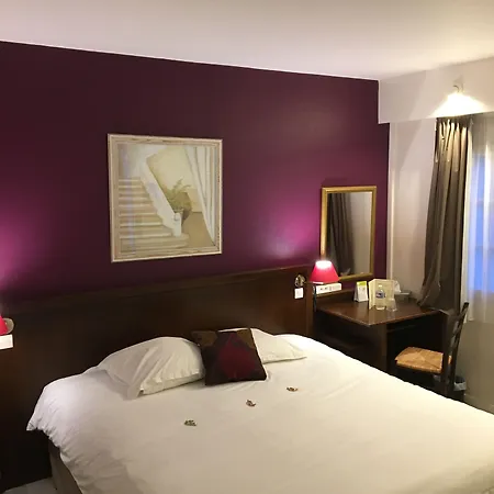 Hotel Logis Les Nympheas