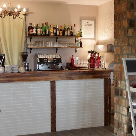 Logis Les Nympheas Hotel