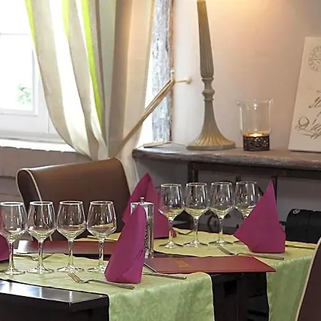 فندق Logis Les Nympheas Chaufour-lès-Bonnières