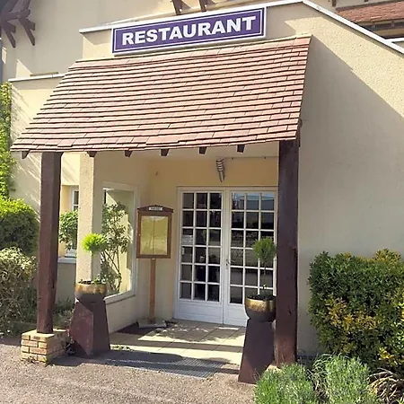 Logis Les Nympheas Отель 2*