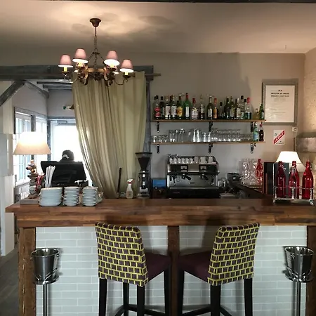 Hotel Logis Les Nymphéas Chaufour-lès-Bonnières