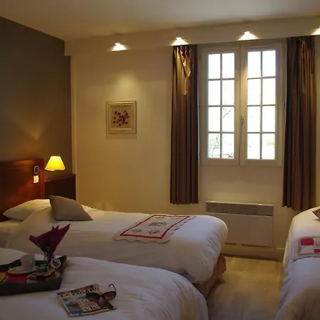 فندق Logis Les Nympheas 2*