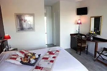 Hotel Logis Les Nympheas
